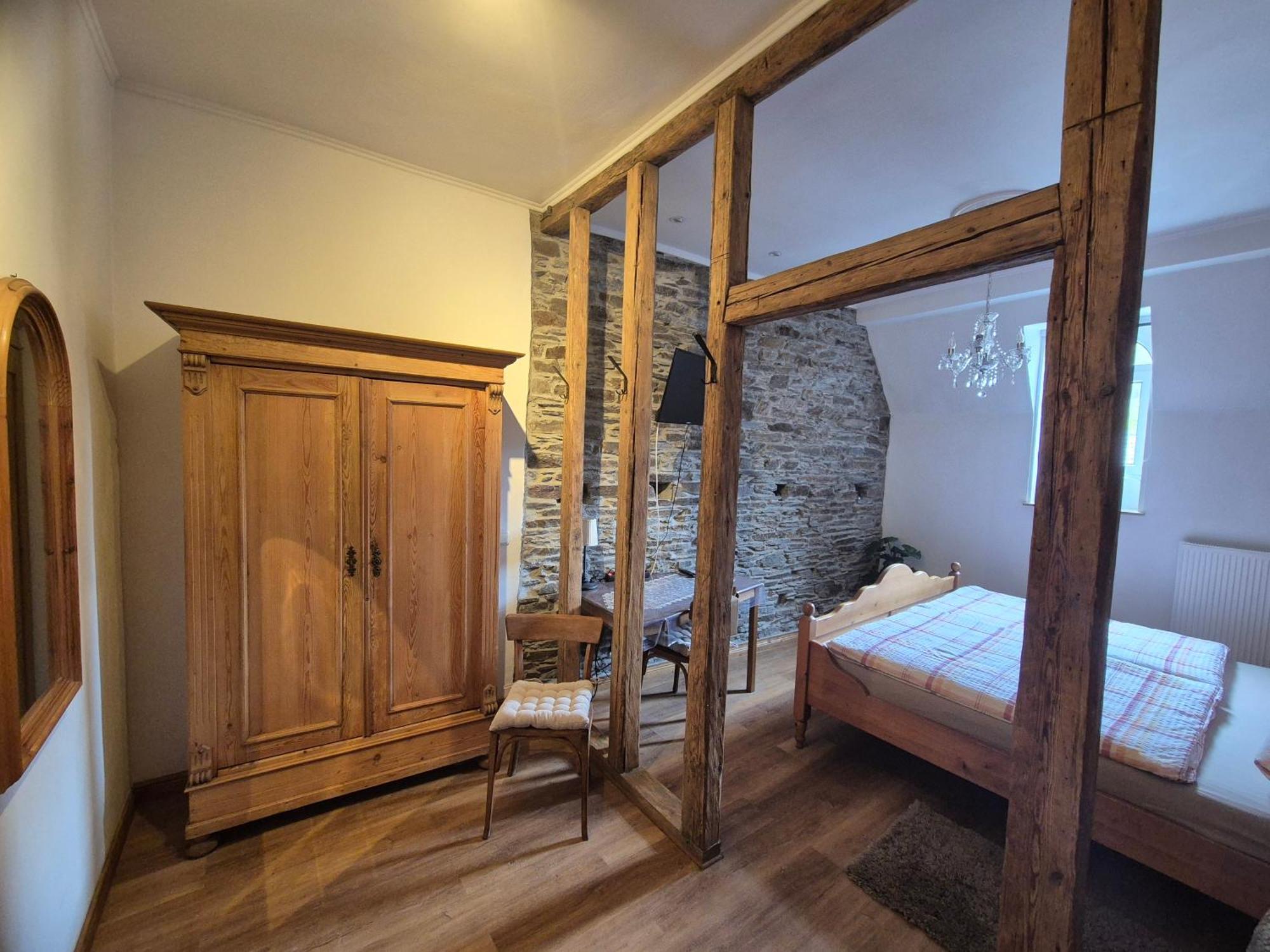 Апартаменти Ehemaliges Winzerhaus Кохем Номер фото